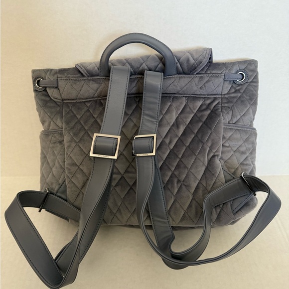 Vera Bradley Quilted Gray Velour/Velvet Drawstring Backpack Bag - Picture 2 of 13
